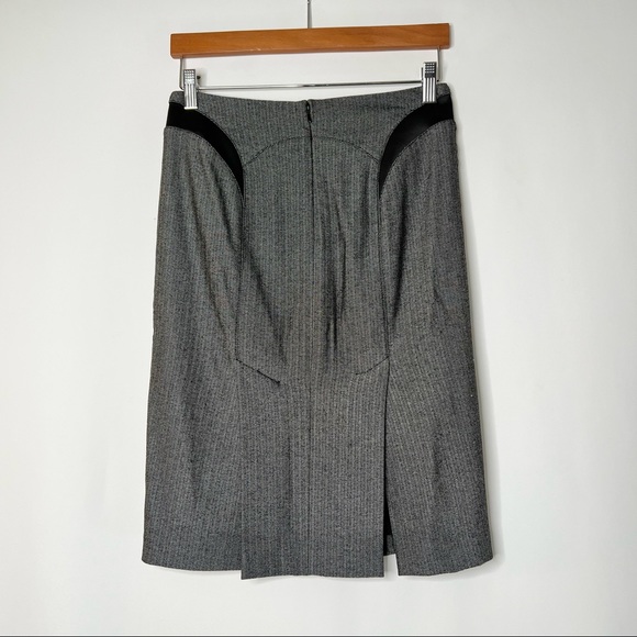 BEBE MIDI SKIRT KNEE LENGTH SIZE 0 BUSINESS CASUAL BLACK WHITE - Picture 2 of 6